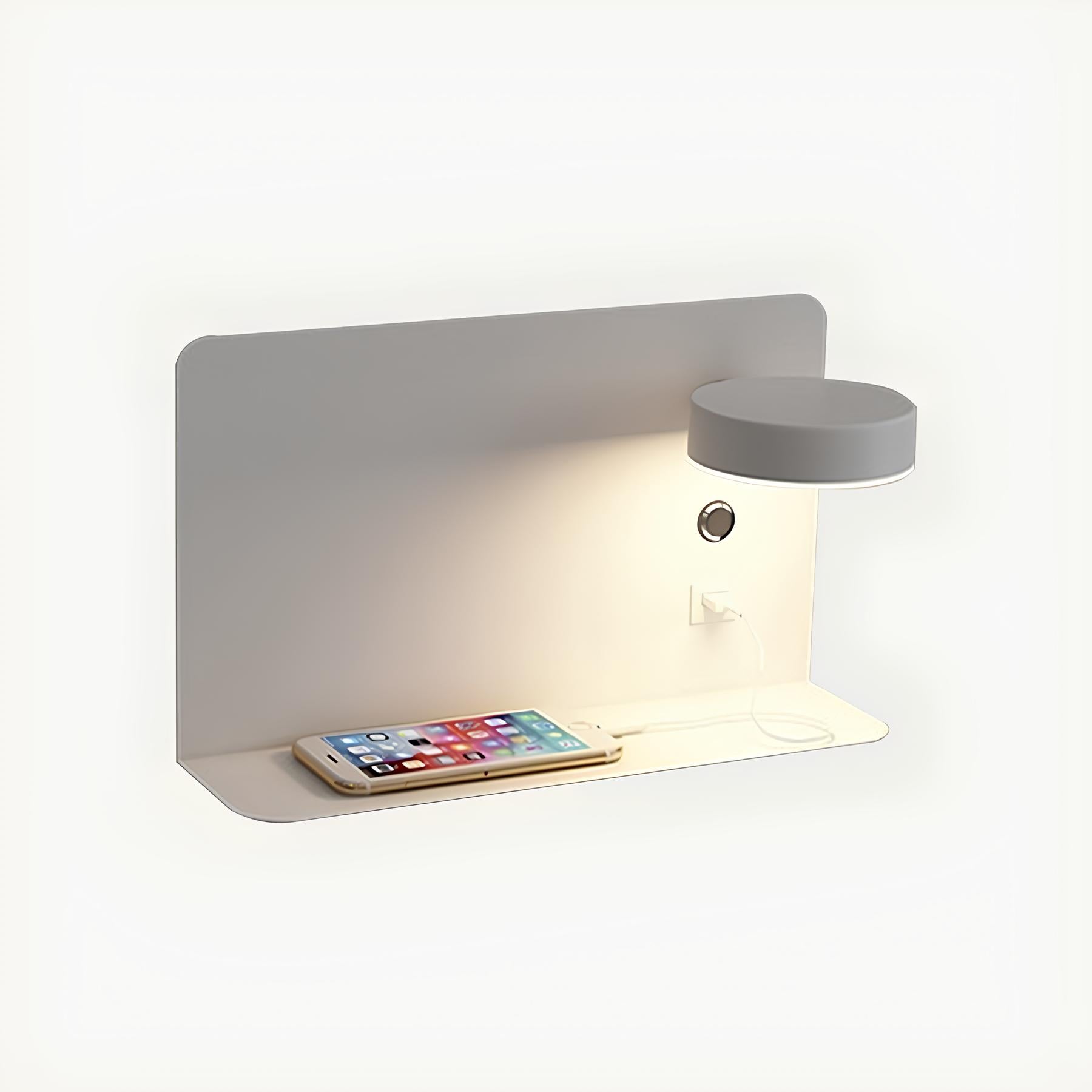 Minimalistische wandlamp met plank en USB-poort