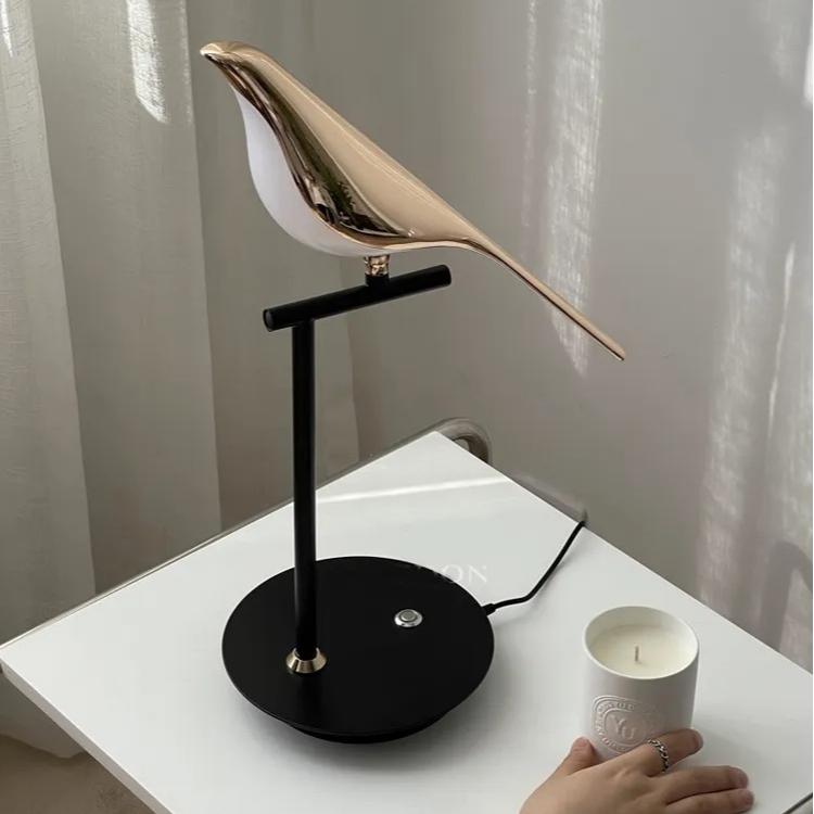 Golden Creative Magpie Table Lamp