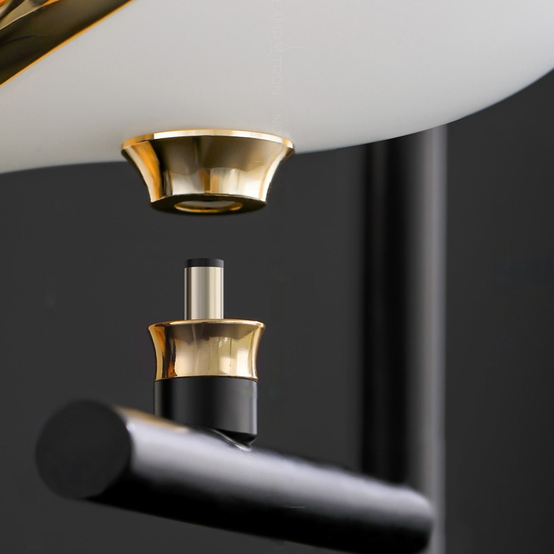 Golden Creative Magpie Table Lamp